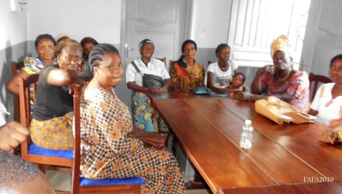 Vers l'économie formelle - les femmes semblent sceptiques !